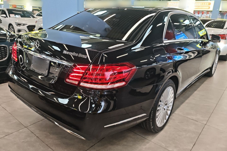 奔驰E级 2015款 改款 E 200 L车身外观7