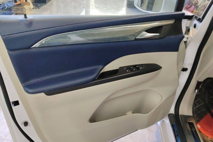 别克GL8 2020款 ES陆尊 653T 舒适型局部细节19