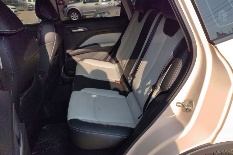 哪吒汽车 哪吒AYA 2023款 318 Lite中控内饰21