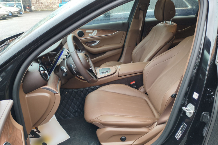 奔驰E级 2023款 改款 E 300 L 时尚型局部细节19