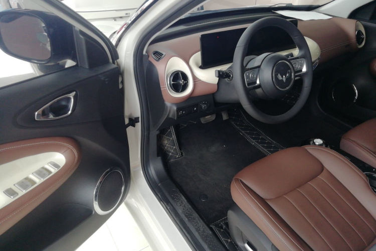 五菱汽车 五菱缤果 2023款 333km 灵犀互联+款中控内饰7003