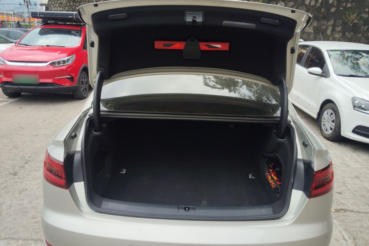 奥迪A4L 2019款 40 TFSI 时尚型 国VI局部细节23