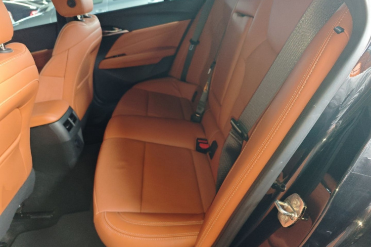 凯迪拉克CT4 2021款 28T 豪华型中控内饰7002