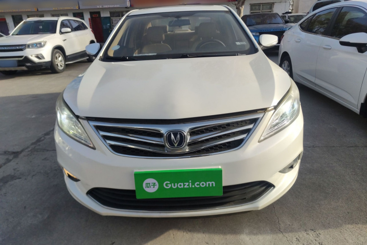 长安 逸动 2015款 1.6L 手动豪华型 国V车身外观2