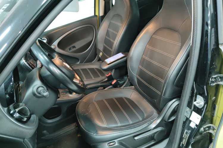 smart forfour 2016款 0.9T 66千瓦先锋版局部细节19