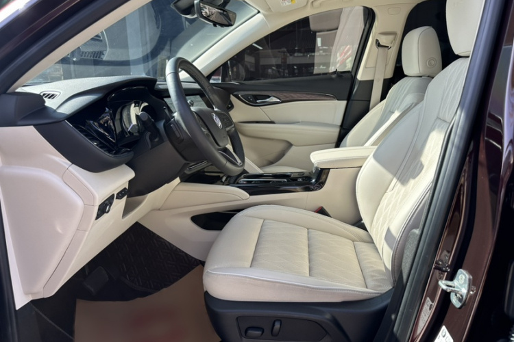 别克 2022款 昂科威Plus Avenir艾维亚 七座版中控内饰7003