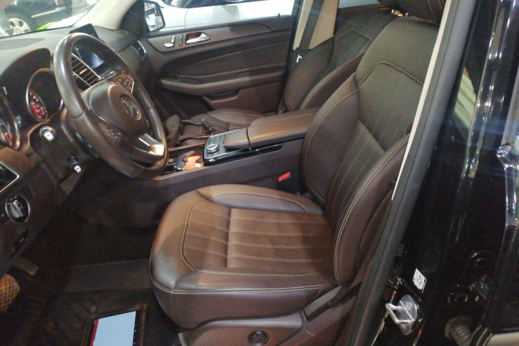 奔驰GLE 2018款 GLE 400 4MATIC 臻藏版中控内饰19