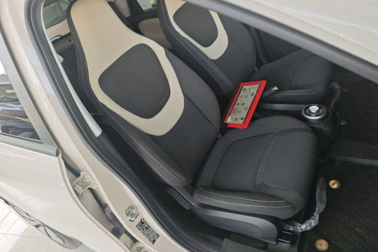 五菱汽车 五菱缤果 2023款 333km 快享款局部细节41