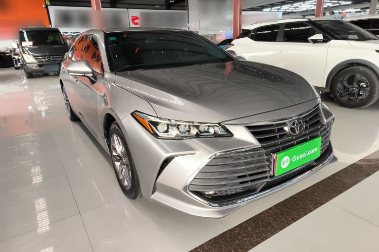 丰田 亚洲龙 2019款 2.0L 进取版 国VI车身外观3