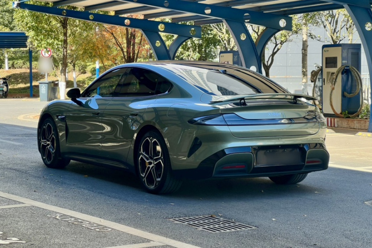 小米汽车 小米SU7 2024款 后驱超长续航高阶智驾Pro版车身外观6004