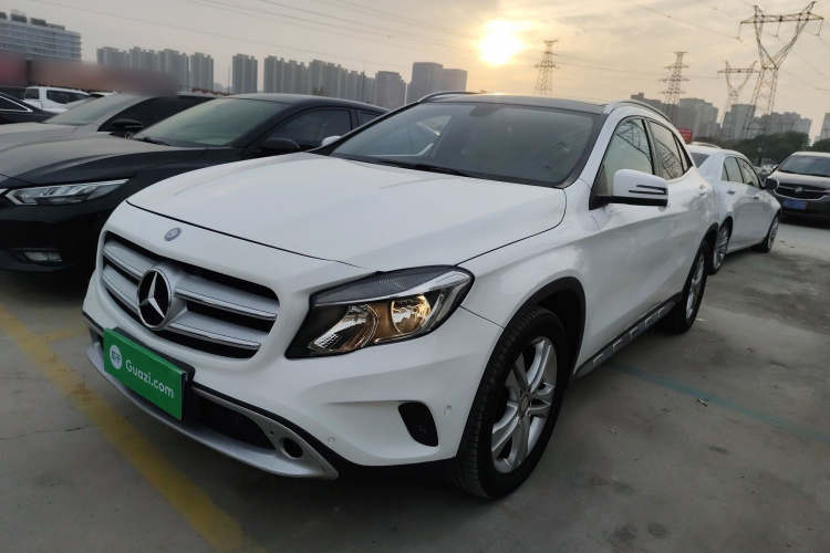 奔驰GLA 2015款 GLA 200 动感型车身外观1