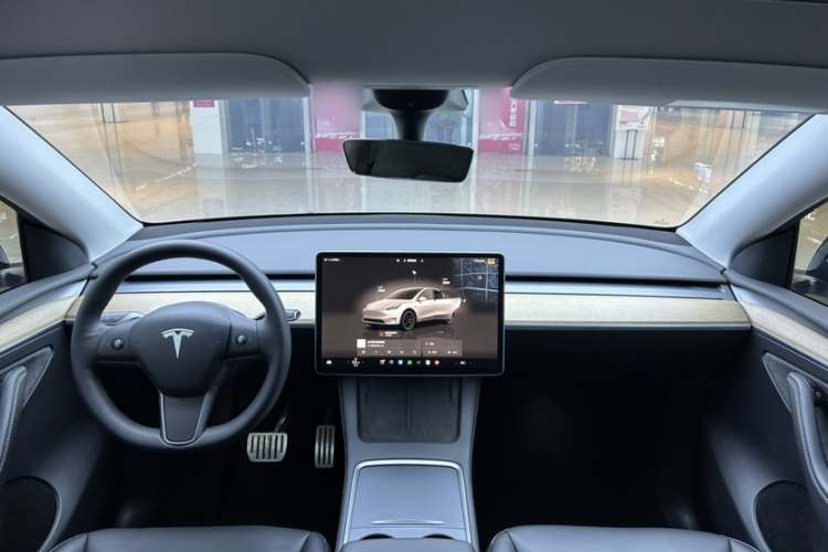 特斯拉 Model Y 2021款 Performance高性能全轮驱动版中控内饰7005