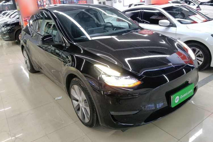 特斯拉 Model Y 2021款 标准续航后驱版车身外观3