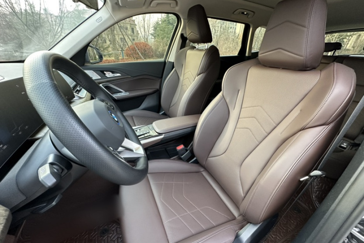 宝马iX1 2023款 xDrive30L X设计套装局部细节19