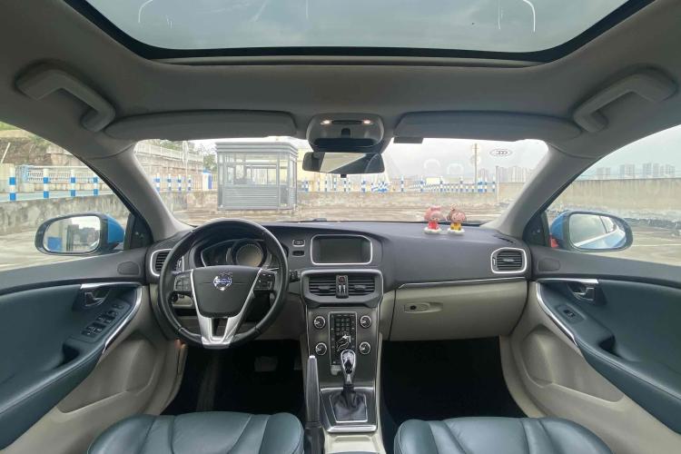 沃尔沃V40 2014款 2.0T 智雅版中控内饰7002