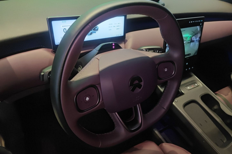 蔚来ET5 2022款 75kWh中控内饰7002