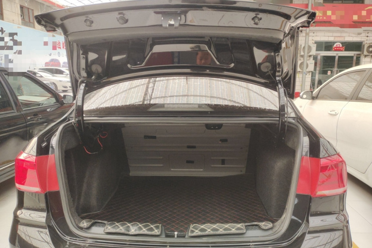 大众 桑塔纳 2019款 1.5L 自动风尚版 国VI机舱底盘23