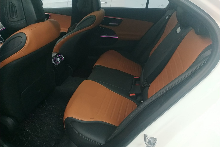 奔驰C级 2023款 改款 C 260 L 运动版中控内饰7004