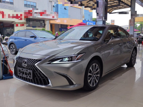 雷克萨斯ES 2023款 260 卓越版