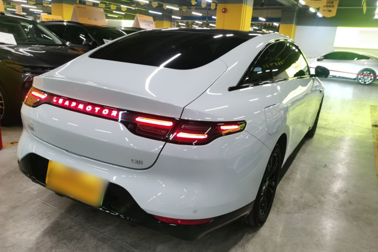 零跑汽车 零跑C01 2024款 增程 216舒享版车身外观7