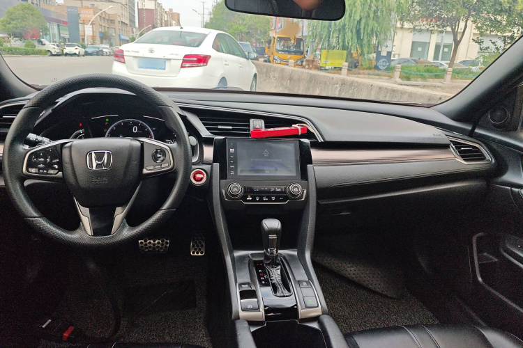 本田 思域 2021款 HATCHBACK 220TURBO CVT潮酷控中控内饰7002