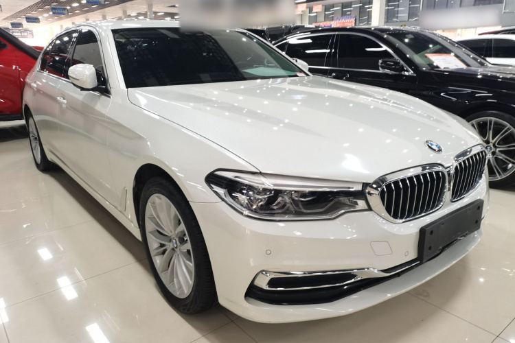 宝马5系新能源 2020款 里程升级版 530Le 先锋版车身外观3