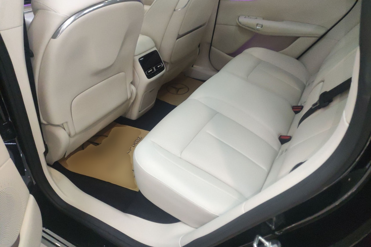 岚图汽车 岚图知音 2025款 四驱乾崑版中控内饰21