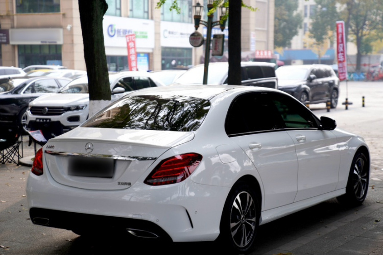 奔驰C级 2017款 改款 C 200 运动版车身外观6004