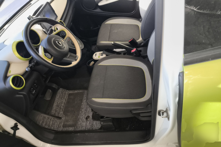 欧拉黑猫 2021款 351km 标准型中控内饰19