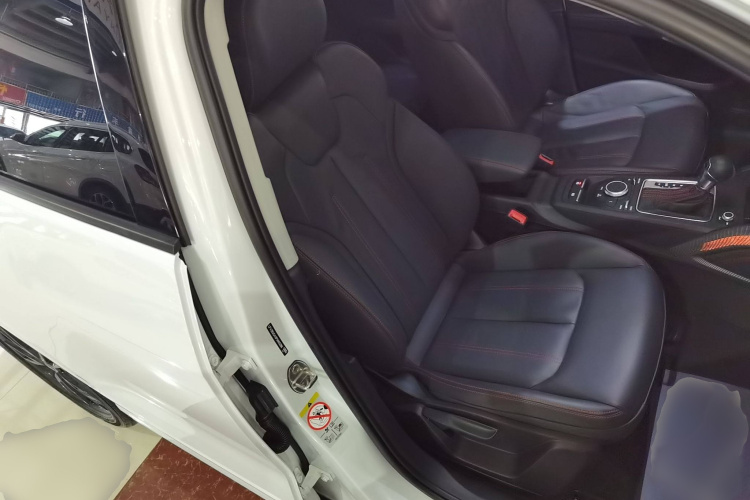 奥迪Q2L 2023款 35TFSI 进取动感型局部细节41
