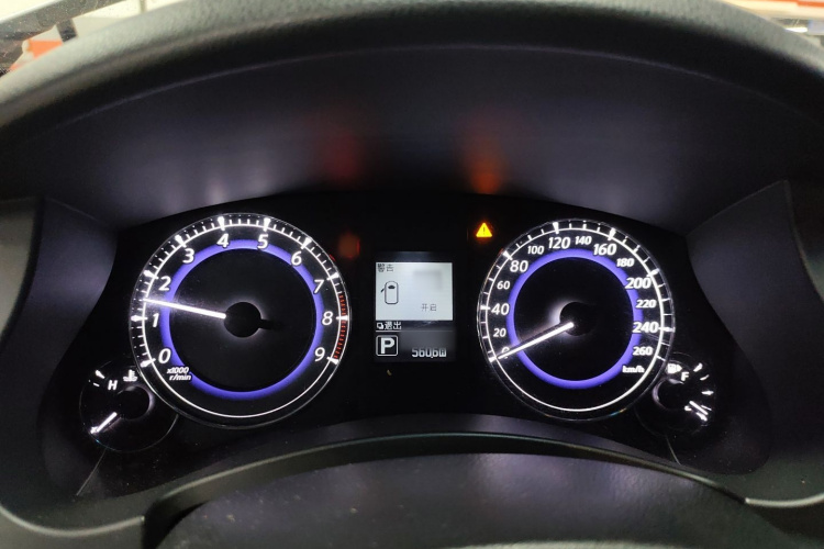 英菲尼迪QX50 2015款 2.5L 舒适版局部细节14