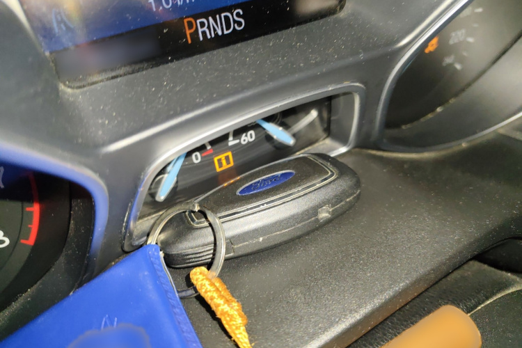 福特 福克斯 2015款 三厢 EcoBoost 180 自动旗舰型中控内饰7001