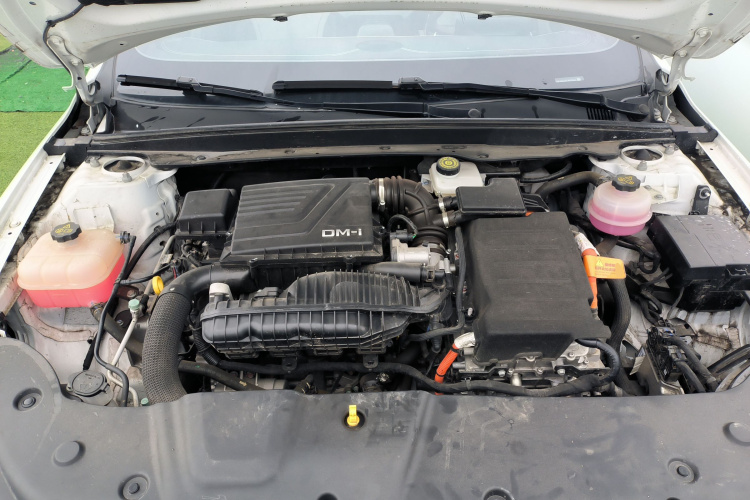 比亚迪 秦PLUS 2023款 冠军版 DM-i 120KM领先型机舱底盘24