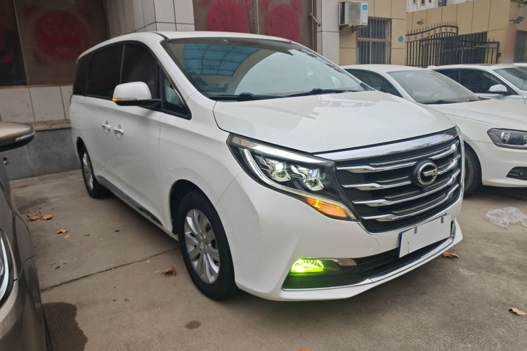 广汽传祺 传祺M8 2020款 390T 尊享版车身外观3