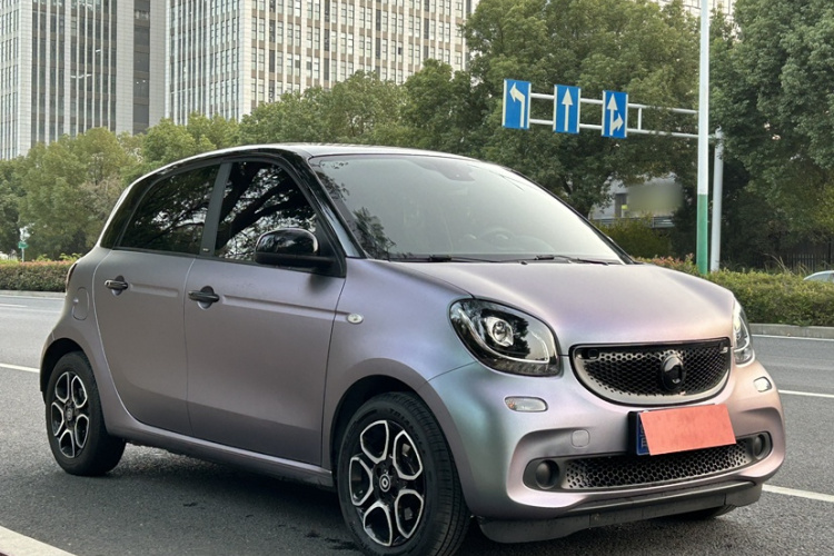 smart forfour 2016款 0.9T 66千瓦先锋版车身外观6006