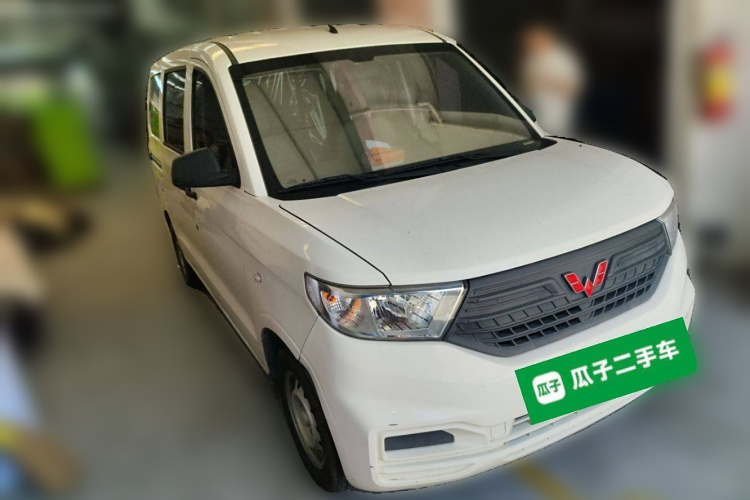 五菱汽车 五菱宏光V 2022款 1.5L劲取版液压助力LAR车身外观6002