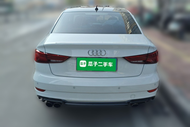 奥迪A3 2018款 30周年年型 Limousine 35 TFSI 运动型车身外观6