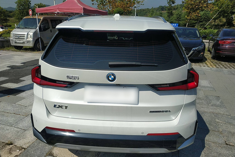 宝马iX1 2023款 eDrive25L X设计套装车身外观6004