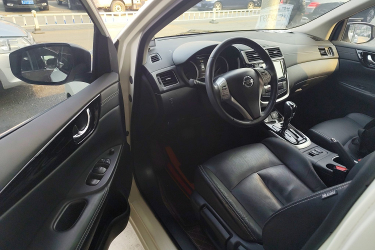 日产 骐达TIIDA 2016款 1.6L CVT智尊版中控内饰20