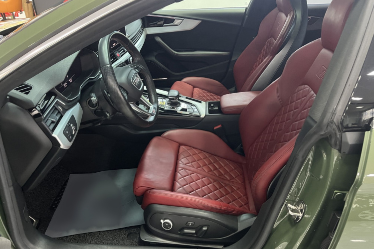 奥迪S5 2020款 S5 3.0T Sportback中控内饰7003