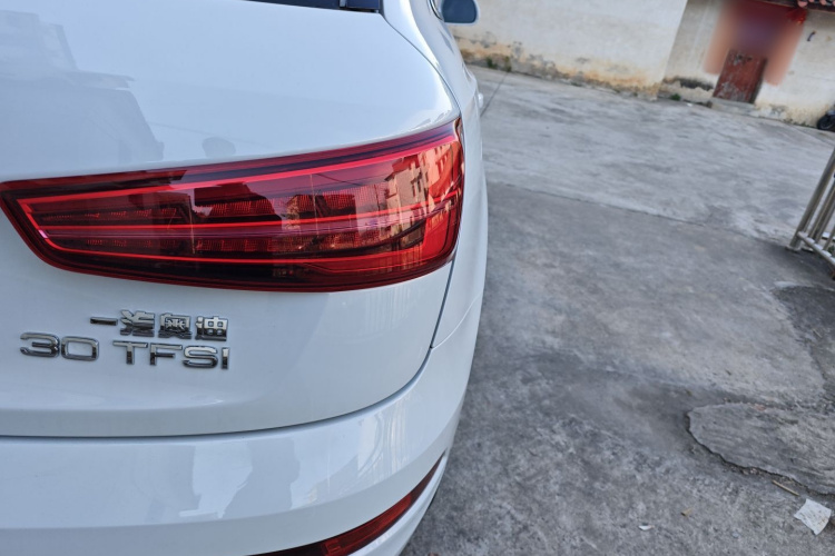 奥迪Q3 2016款 30 TFSI 风尚型车身外观9