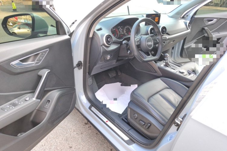 奥迪Q2L 2023款 35TFSI 时尚动感型中控内饰20