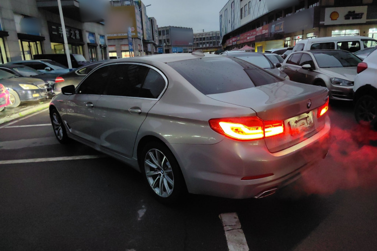 宝马5系 2018款 528Li 上市特别版车身外观6003