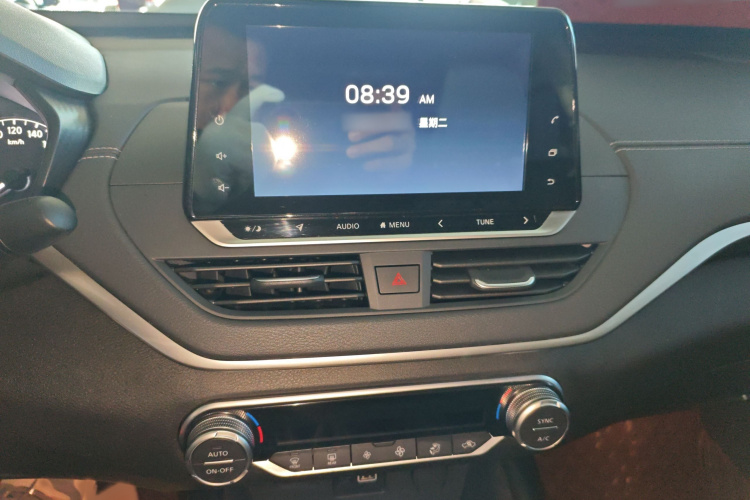 日产 天籁 2020款 2.0L XL 舒适版局部细节16