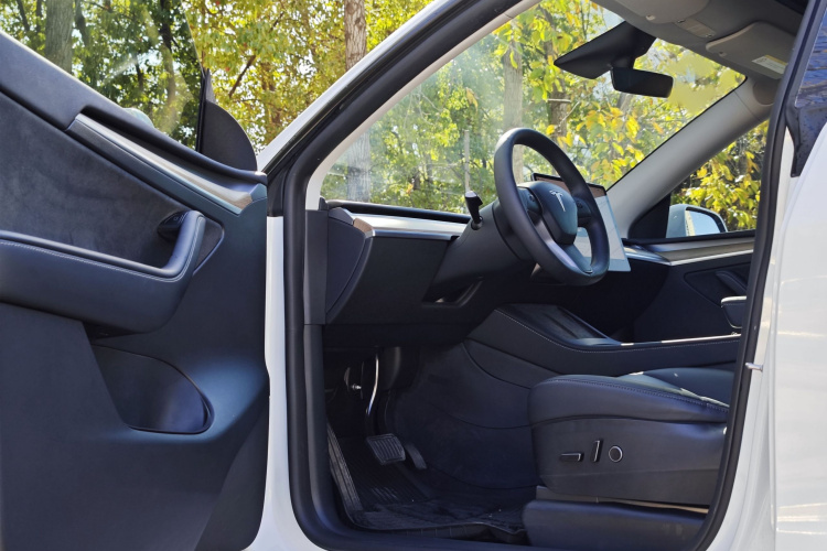 特斯拉 Model Y 2022款 改款 长续航全轮驱动版中控内饰7006