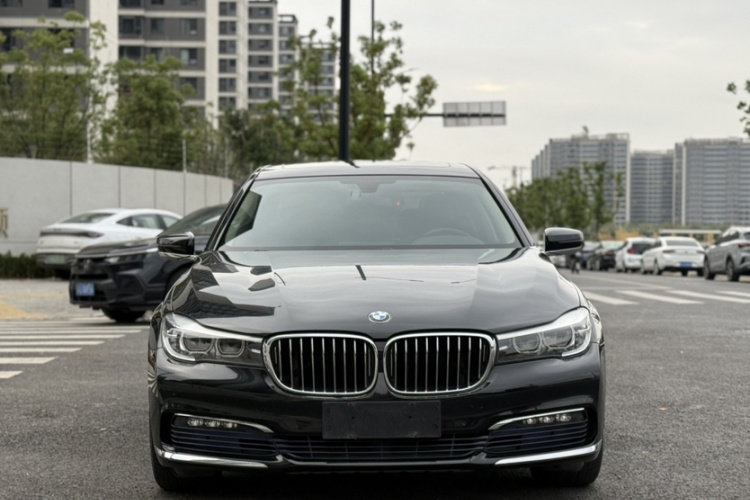 宝马7系 2017款 730Li 领先型车身外观6008