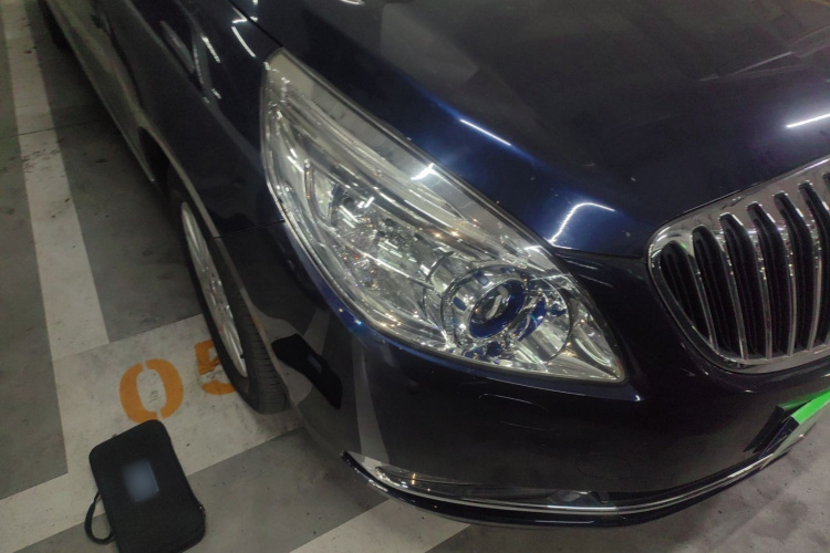 别克GL8 2013款 3.0L GT豪华商务豪雅版车身外观6006