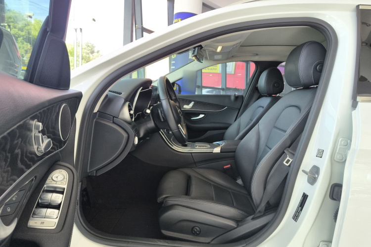 奔驰C级(进口) 2020款 改款 C 200 旅行轿车中控内饰20