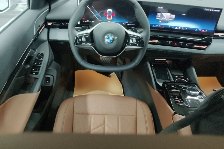 宝马5系 2024款 525Li 豪华套装中控内饰13