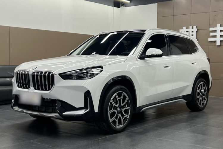 宝马X1 2024款 sDrive25Li X设计套装车身外观1